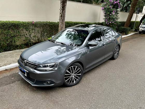 VOLKSWAGEN JETTA 2.0 TSI HIGHLINE 211CV GASOLINA 4P TIPTRONIC